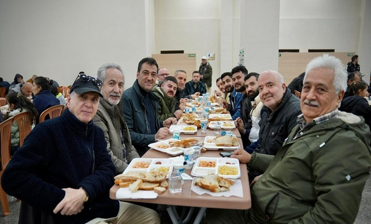 Orucunu Vatandaşlarla Birlikte Açtı