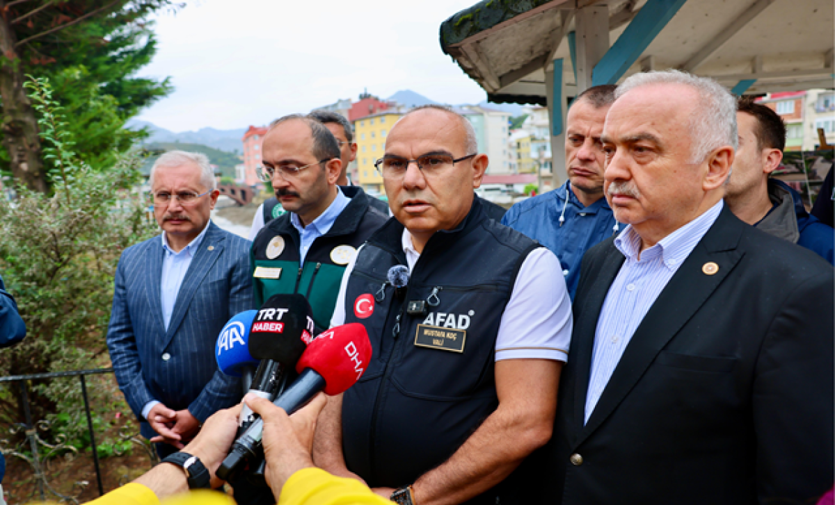 Giresun Valisi Koç, Sel ve Taşkınlardan Etkilenen Keşap'ta İncelemelerde Bulundu