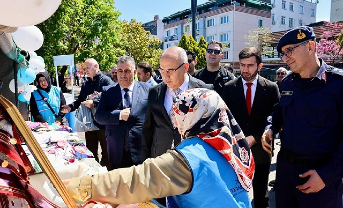 İki İnsan Bir Hayat Çarşısına Destek