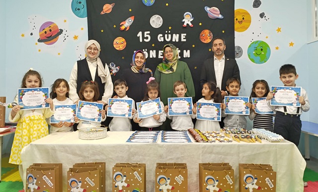 Minik Öğrencilerin Karne Heyecanı