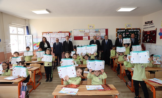 Öğrencilerin Karne Sevinci