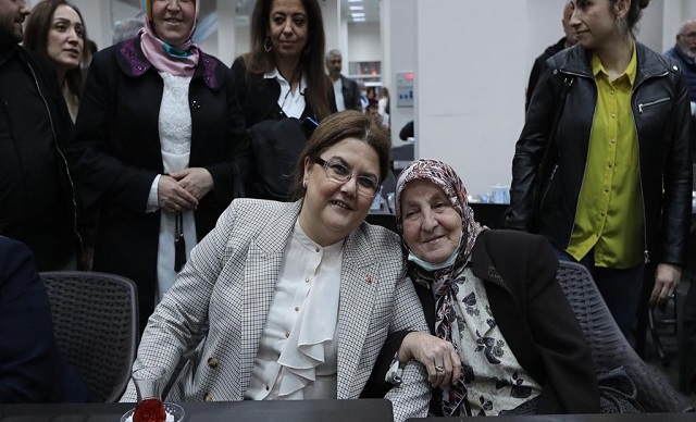 Bakan Derya Yanık Giresun'da
