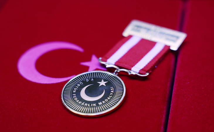Devlet Üstün Fedakârlık Madalyası
