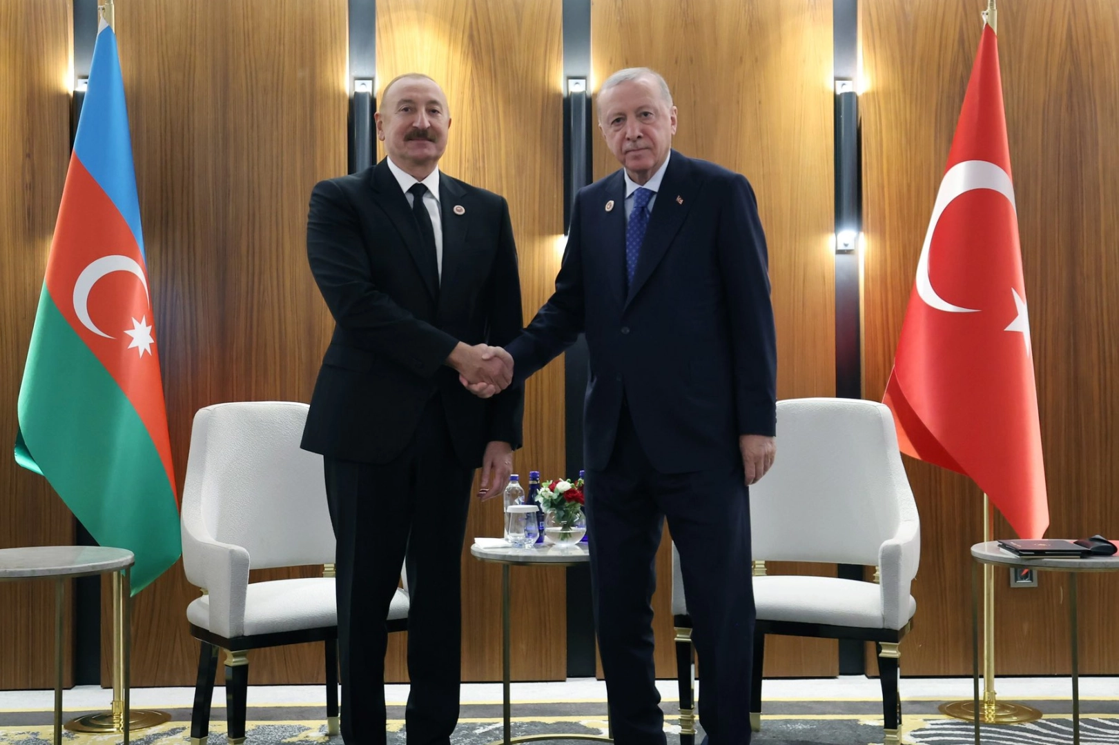 Erdoğan ve Aliyev Bişkek’te Bir Araya Geldi