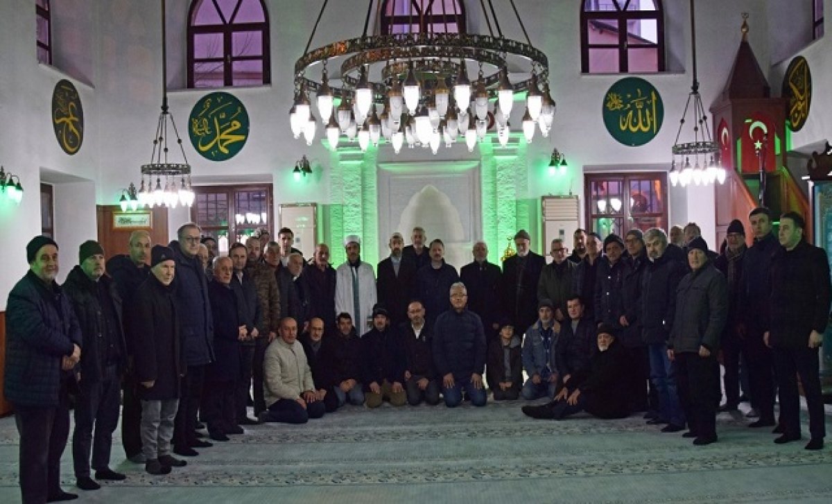 Mazlumlara Dua ve Sabah Namazı Buluşması
