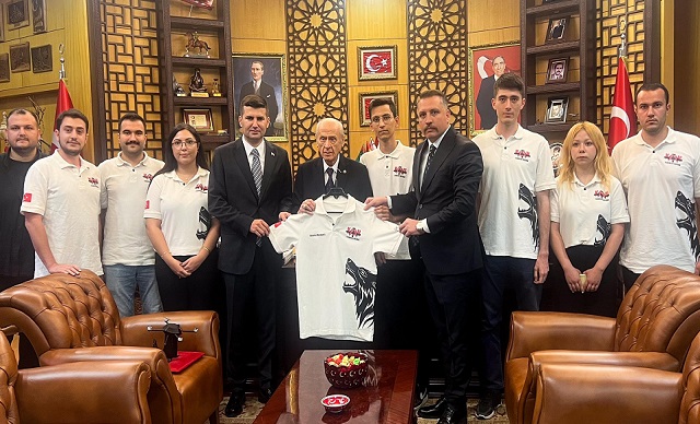 İHA'YA 'TÜRKHAN' İSMİNİ VERDİ!
