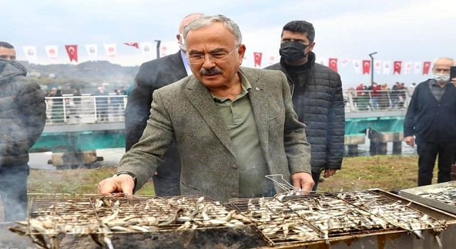 MANGAL BAŞINA GEÇTİ