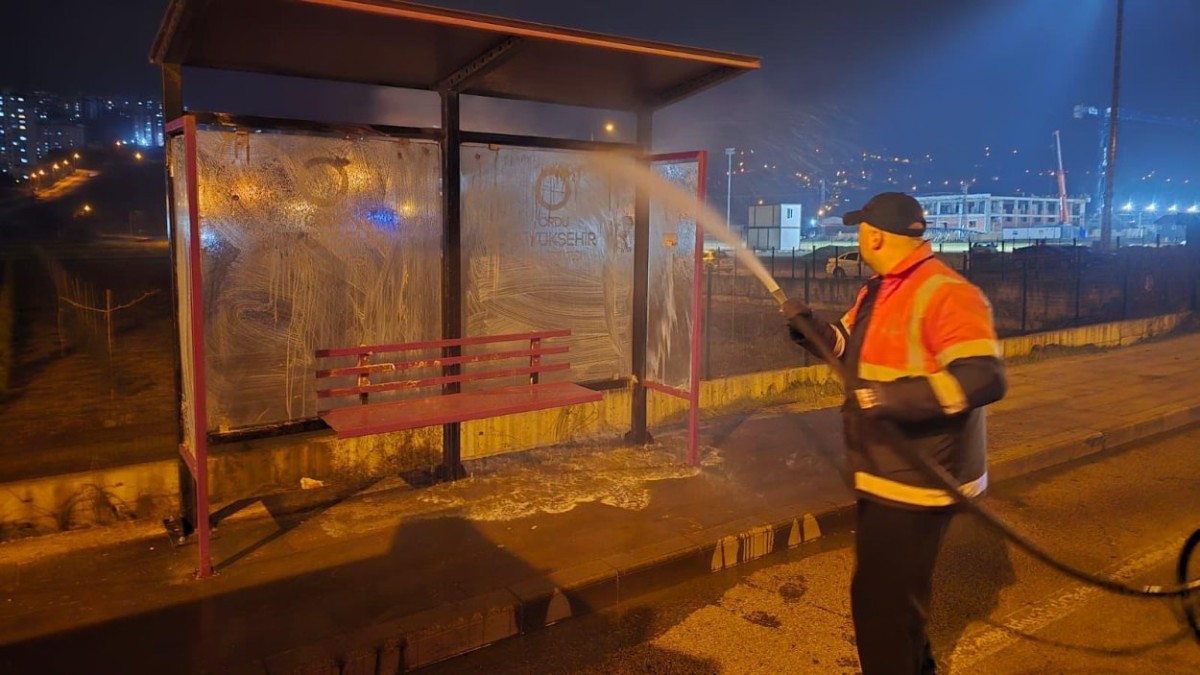 Ordu’da Toplu Taşıma Durakları Düzenli Olarak Temizleniyor