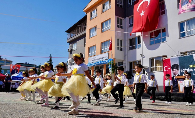 YENİ EĞİTİM ÖĞRETİM YILI İÇİN BAŞARILAR DİLEDİ