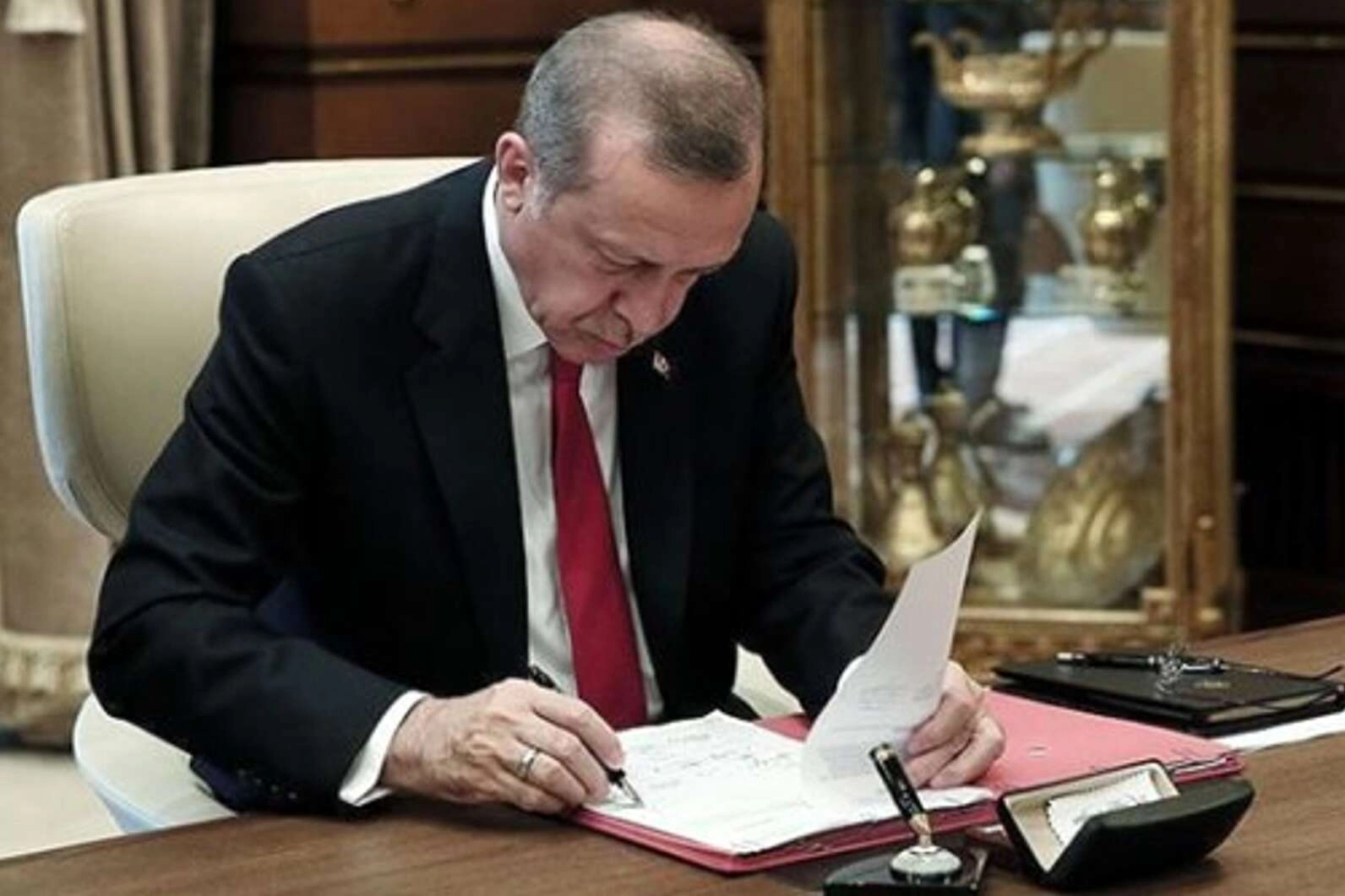 YÖK’e 4 Yeni Üye, 8 Üniversiteye Rektör Ataması